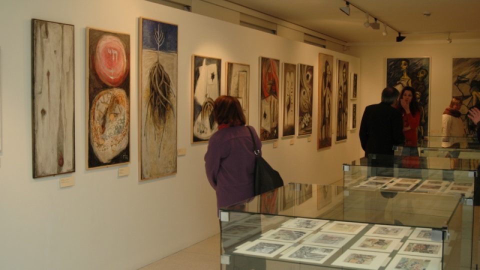 Obrazy a kresby Helgy Hoškové-Weissové na výstavě k jejím 80. narozeninám | foto: Jana Šustová, Český rozhlas Obrazy a kresby Helgy Hoškové-Weissové na výstavě k jejím 80. narozeninám