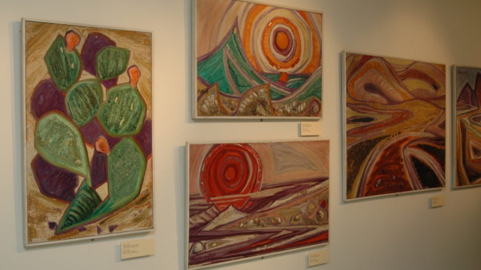 Po návratu z Izraele se paleta Helgy Hoškové-Weissové poprvé rozzářila jasnými barvami | foto: Jana Šustová, Český rozhlas Po návratu z Izraele se paleta Helgy Hoškové-Weissové poprvé rozzářila jasnými barvami