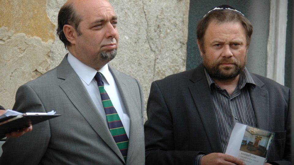 Tajemník Federace židovských obcí v ČR Tomáš Kraus a koordinátor projektu 10 hvězd Jan Kindermann | foto: Jana Šustová, Český rozhlas Tajemník Federace židovských obcí v ČR Tomáš Kraus a koordinátor projektu 10 hvězd Jan Kindermann