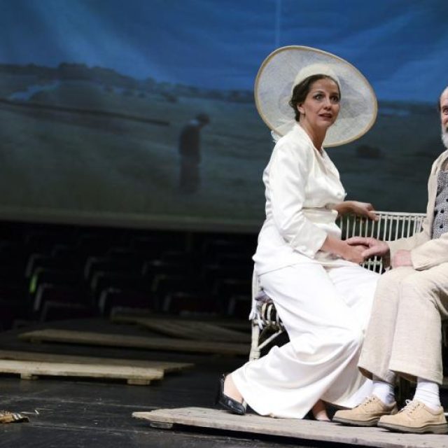 Divadlo F. X. Šaldy: Višňový sad  (režie Ivan Rajmont) | foto: Roman Dobeš