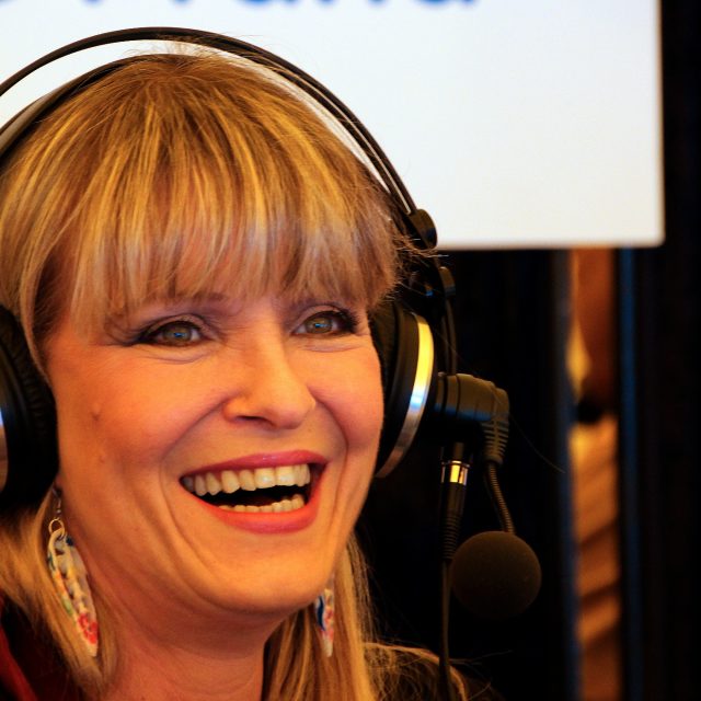 Chantal Poullain ve žlutém stanu Ligy proti Rakovině | foto: Matěj Pálka