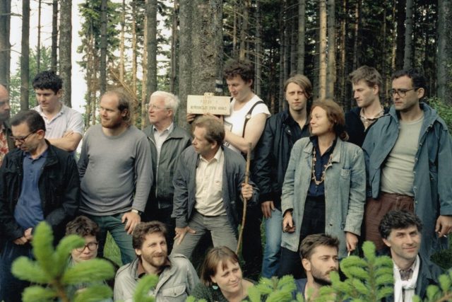 Setkání s polskými disidenty na Borůvkové hoře v roce 1987 | foto: Post Bellum