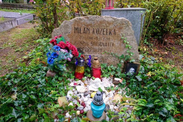 Hřbitov Malvazinky. Hrob Milana Kozelky | foto: Kateřina Konečná