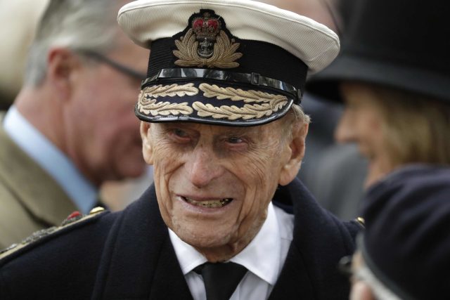 Princ Philip sloužil za druhé světové války v Indickém oceánu nebo ve Středomoří. | foto: Matt Dunham,  ČTK/AP/Matt Dunham