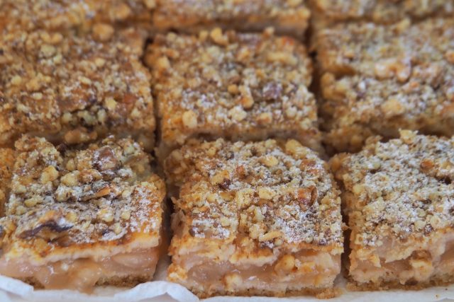 Jablečný koláč s ořechy | foto: Dáša Kubíková,  Český rozhlas